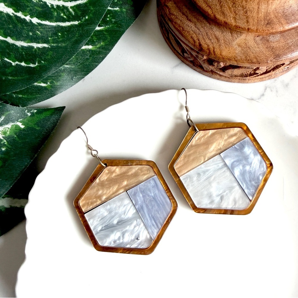 3/$22🩶 Blue & Brown Pearly Acrylic Hexagon Earrings PREOWNED Large Boho Jewelry